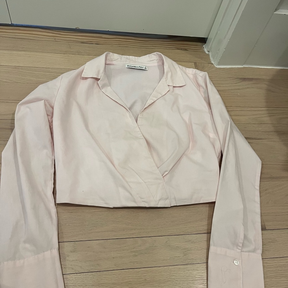 Baby pink abercrombie collared crop top, size small